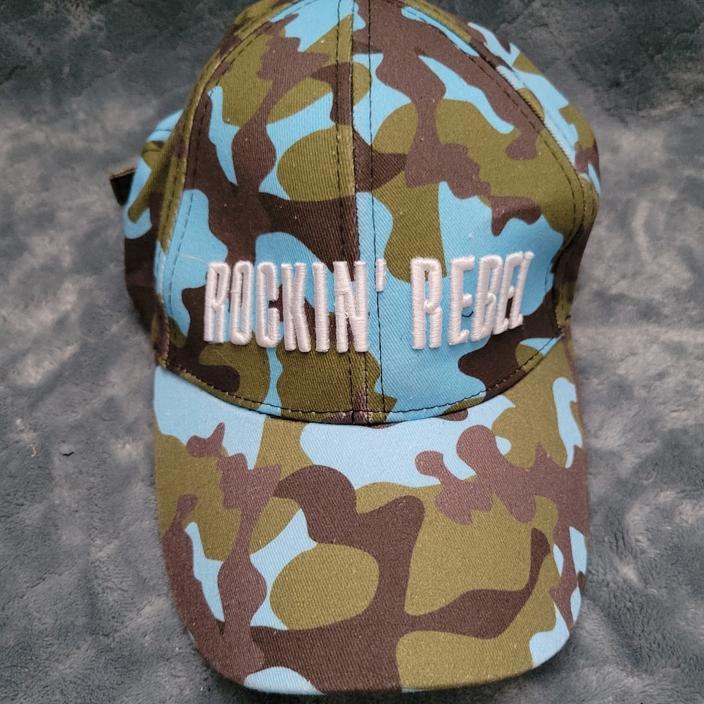 MAC COSMETICS Hat Rocking Rebel
